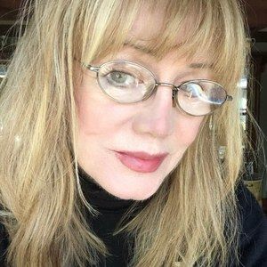 Meet your Posher, Denise